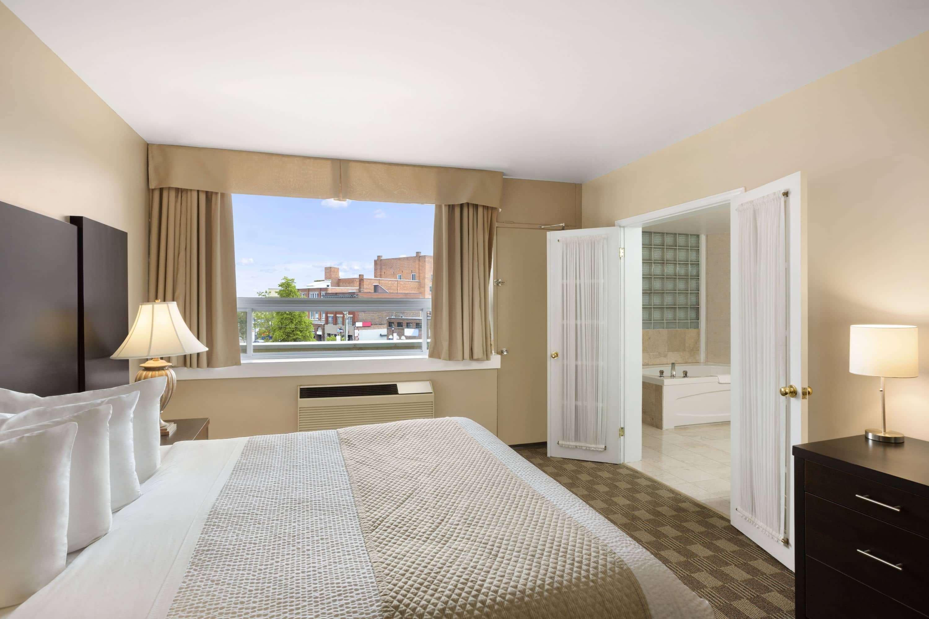 Days Inn & Suites By Wyndham North Bay Downtown Ngoại thất bức ảnh