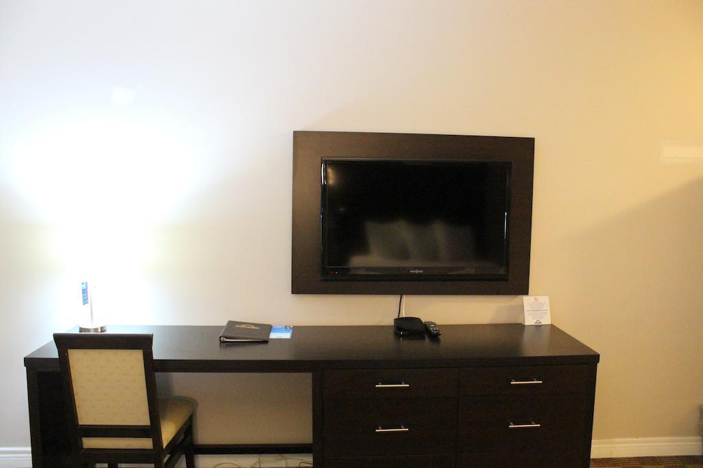 Days Inn & Suites By Wyndham North Bay Downtown Ngoại thất bức ảnh