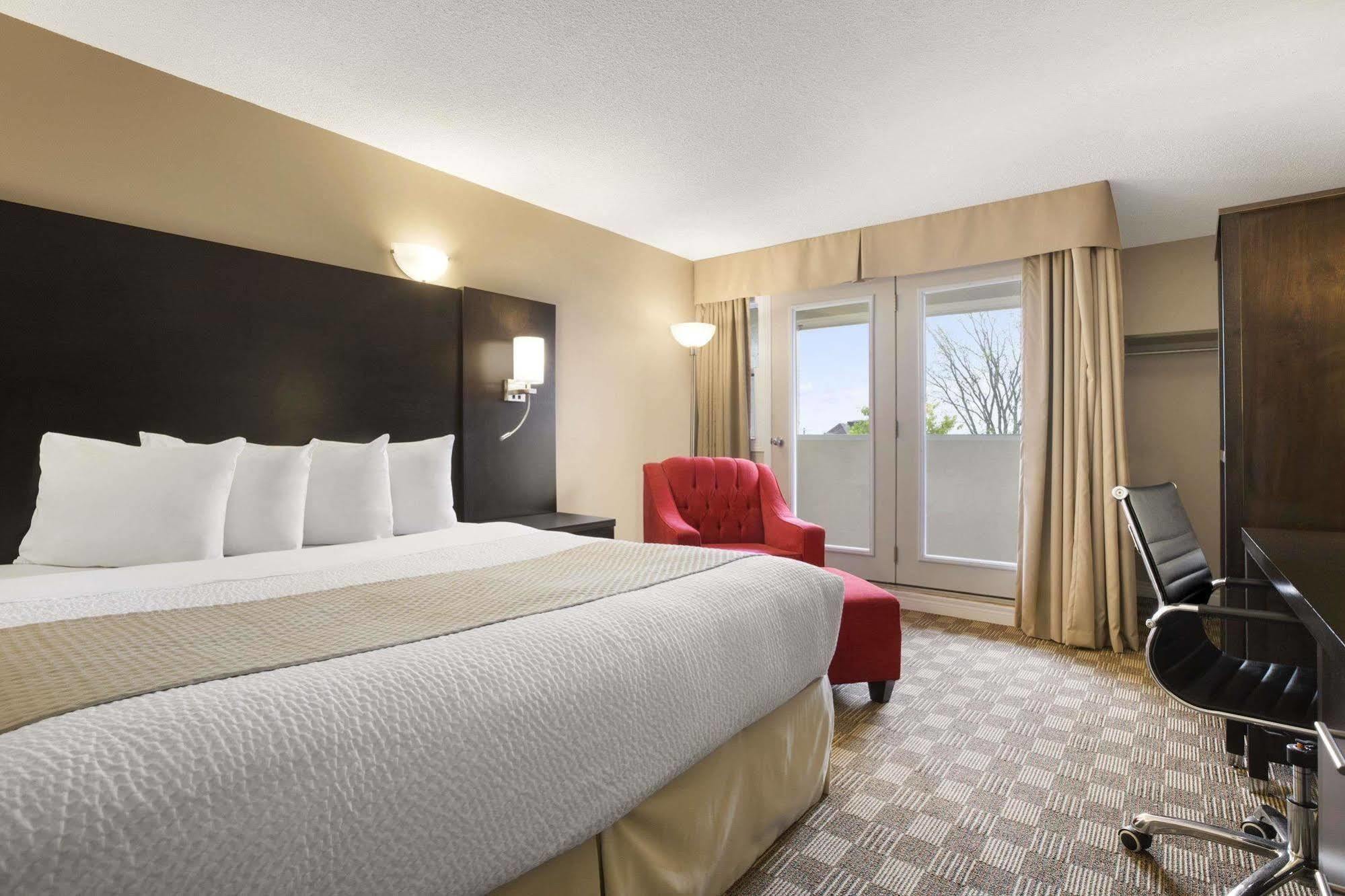 Days Inn & Suites By Wyndham North Bay Downtown Ngoại thất bức ảnh