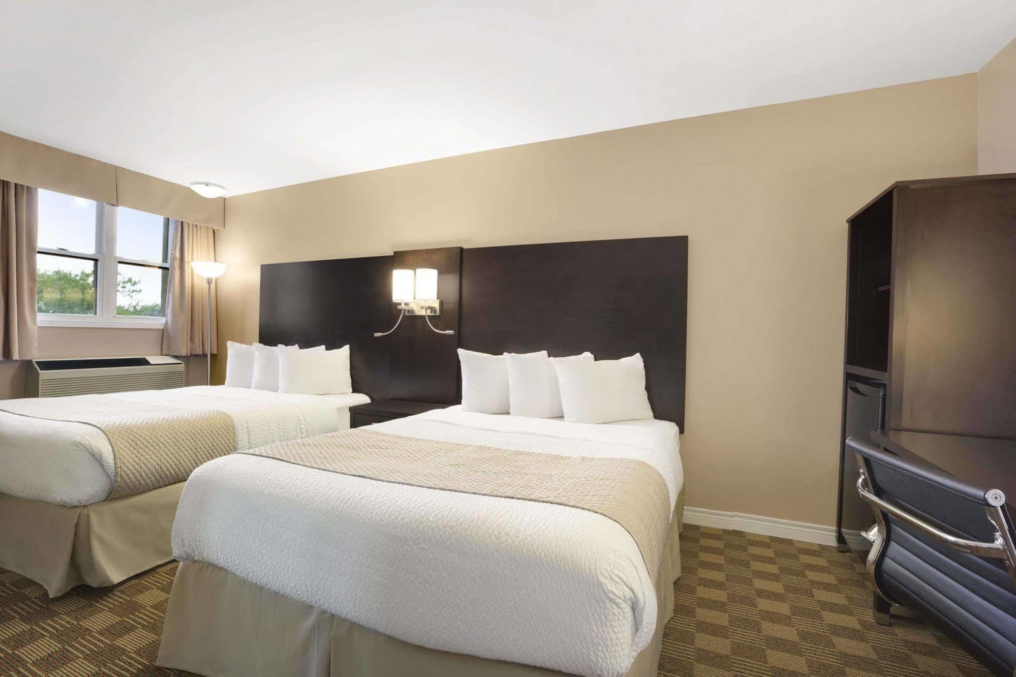 Days Inn & Suites By Wyndham North Bay Downtown Ngoại thất bức ảnh