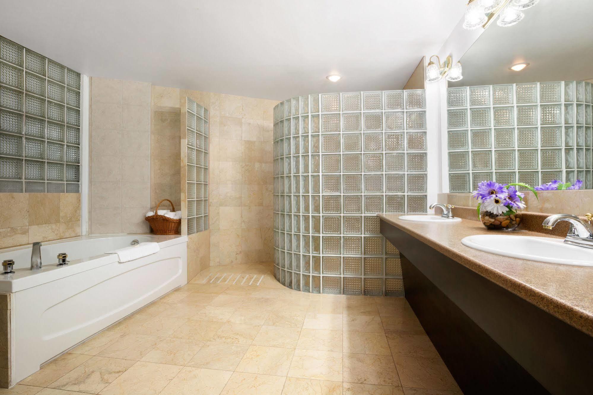 Days Inn & Suites By Wyndham North Bay Downtown Ngoại thất bức ảnh
