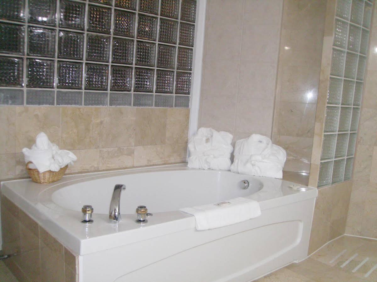 Days Inn & Suites By Wyndham North Bay Downtown Ngoại thất bức ảnh